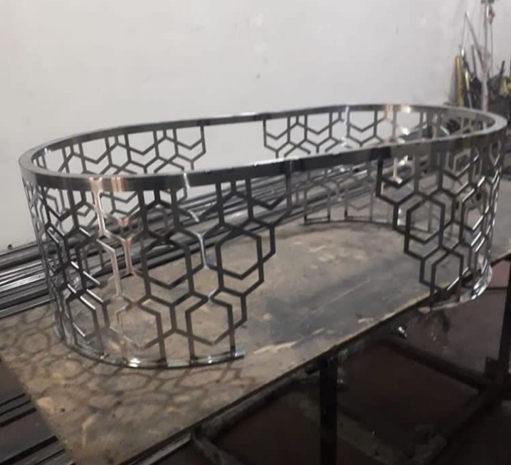 meja tembaga dan kuningan